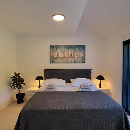 Blue Sky Apartment